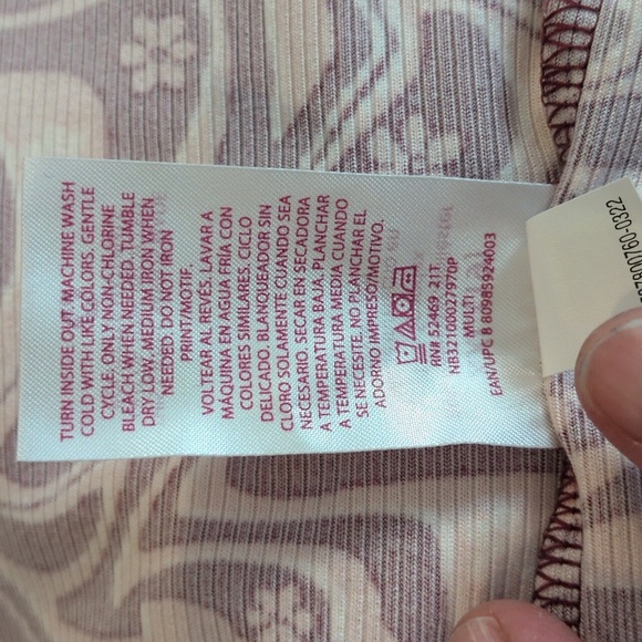 No Boundaries Juniors Retro Look Hippie Tee Shirt, Flower Power! - Picture 13 of 13